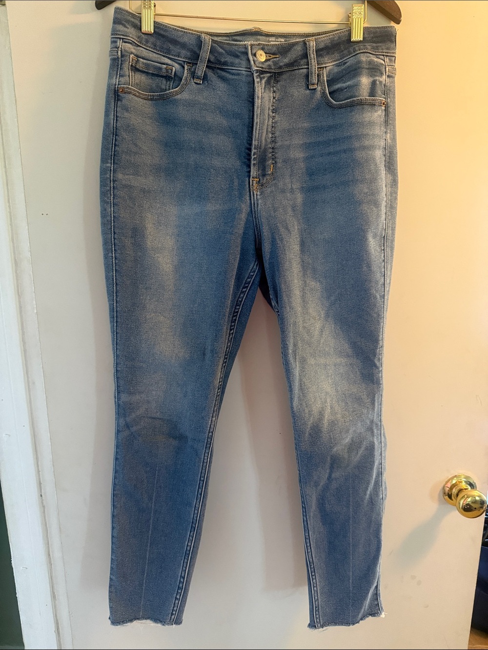 Old Navy Women’s Rockstar Blue Raw Hem Skinny Cropped Ankle Jeans Sz 12 EUC